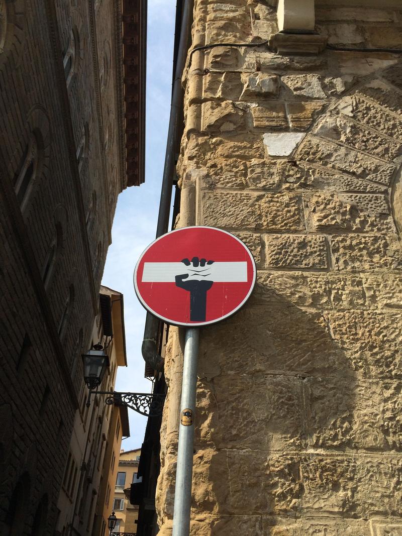 Creative street signage: the crush, Florence, Italy