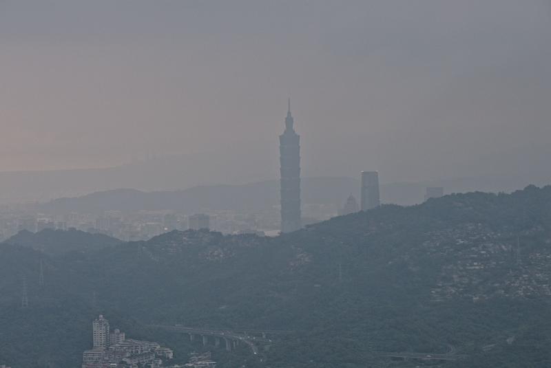 Taipei 101 views from Maokong gondola line, Maokong -> Taipei, Taiwan
