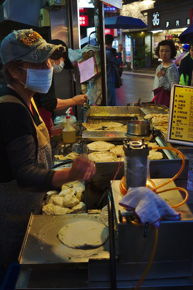 Making pancakes at Tianjing Chong Zhua Pancake (scallion pancakes) Taipei, Taiwan